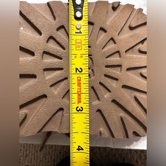 UGG womens Neumel Boot Sherpa lined - Picture 8 of 11